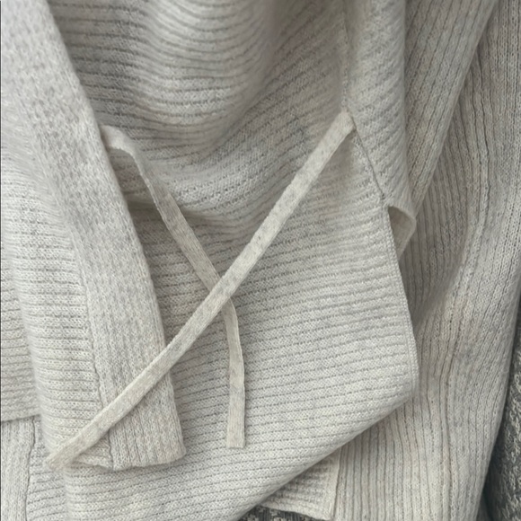 Vince NWT Cream Wrap Sweater - Picture 5 of 7